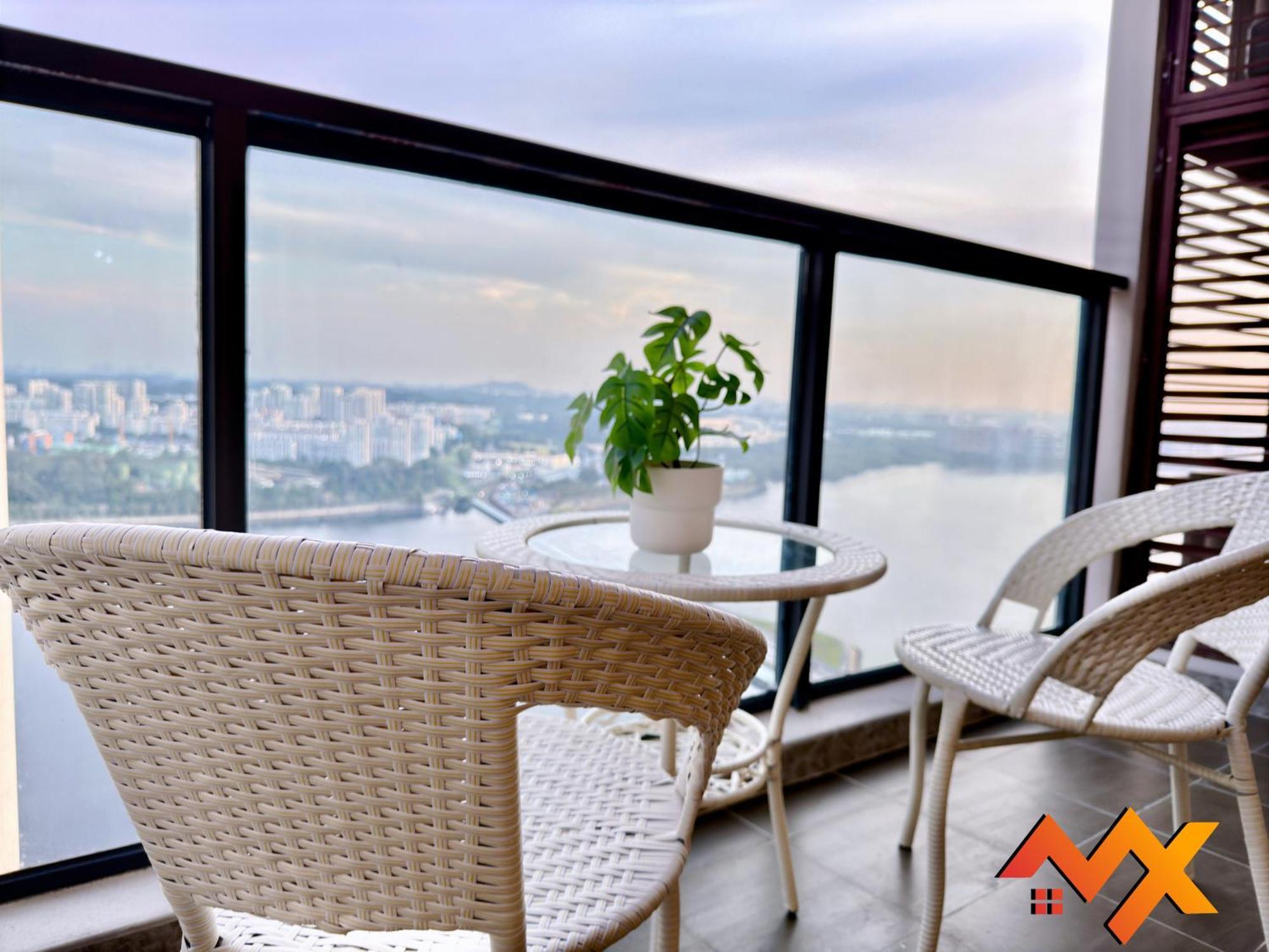Apartment R&f Mall Princess Cove 10-12pax Sea View-smart Tv 70inch Johor Bahru